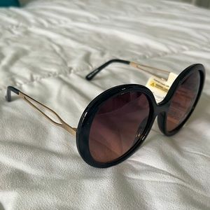 A new day sunnies! Brand new sunglasses